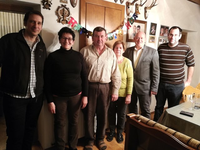 Vizbgm. Johann Oberhofer, Helga Müllner, Jubilar Hans Steiner, Gattin Paula Steiner, Bgm. Klaus Schütz und Gemeinderat Martin Schütz | Foto: Foto: Gemeinde Kobersdorf
