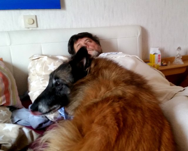 ...habe ich einen "Bazillus" eingefangen und kann heute nicht zum Regionautentreffen nach St. Michael kommen. Meine Frau und unsere Donna betreuen mich vorbildhaft damit ich bald wieder auf den Beinen bin. Wünsche allen Teilnehmern viel Spaß, vielleicht klappt es beim nächsten Mal.