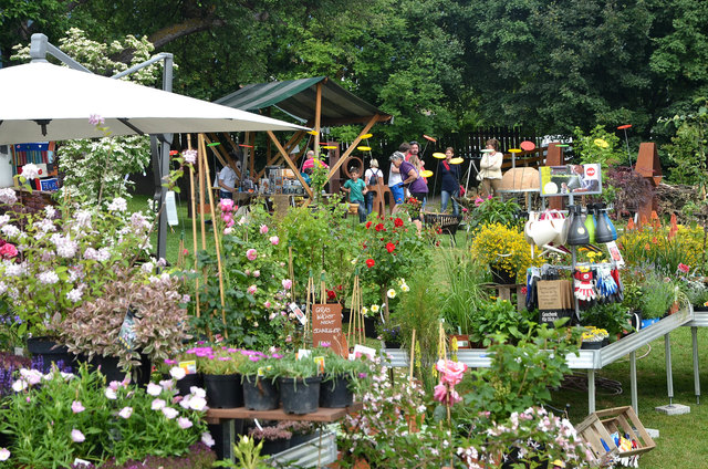 So wie der Widum-Anger - hier bei der Schau "Gartenträume" im Jahr 2013 - soll ganz Telfs erblühen. | Foto: MG Telfs/Dietrich