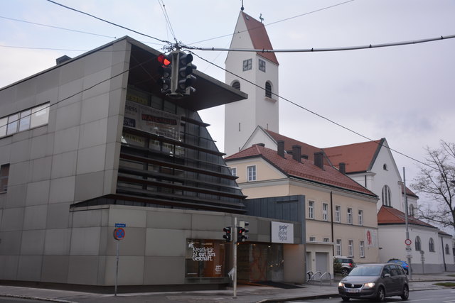 Heute befindet sich ein Geschäft im ehemaligen Kino.