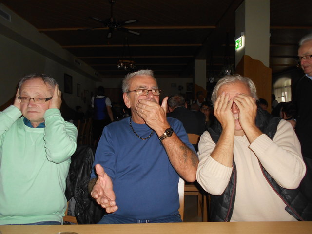 Die weise Familie (mein Mann, mein Bruder, mein Schwager): nicht hören, nicht sprechen, nicht sehen