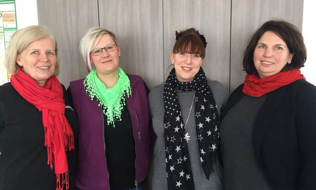 Michaela Haslinger (Stv. Bereichsleiterin Heimhilfe), DGKS Nadja Haitzmann (Stv. Bereichsleiterin Hauskrankenpflege), Barbara Thöny und Sabina Brunner (Bereichsleiterin Heimhilfe). Nicht im Bild wegen Außendienst: Isabelle Langensteiner (Bereichsleiterin der Hauskrankenpflege)