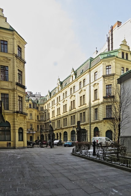 Der schöne Straßenhof wurde 1888 von Franz Neumann errichtet