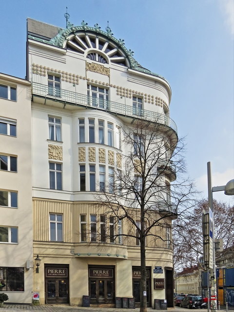 Dieses prächtige Haus Ecke Windmühlgasse wurde 1902 errichtet.