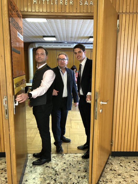 In Hermagor: Amtsleiter Bernhard Resch, WK-Obmann Hannes Kandolf und Luca Burgstaller | Foto: Lexe