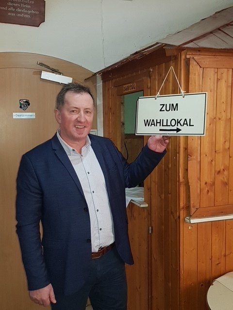 Der Wolfsberger ÖVP-Bezirksspitzenkandidat Johann Weber aus St. Stefan war Wahlbeisitzer im Wahlsprengel 19 im Gasthaus Hofer in St. Stefan. Jetzt fiebert der Landwirtschaftslehrer der ersten Hochrechnung bei der Kärntner Landtagswahl entgegen | Foto: Georg Bachhiesl