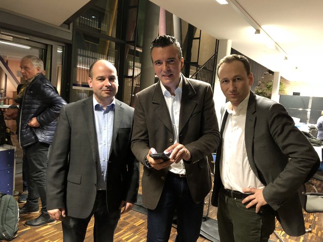 FPÖ-Freude bei Gernot Darmann (Mitte) | Foto: Polzer