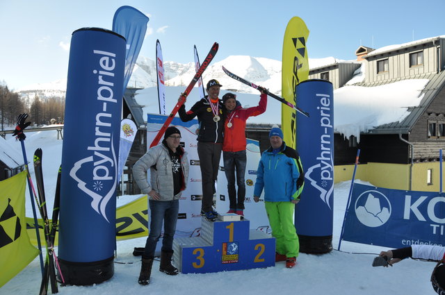 Armin Höfl, Österreichischer Staatsmeister im Individual, und Michaela Essl dürfen sich über den Titel "Master of Snow" im WARSCHENECK extreme freuen.