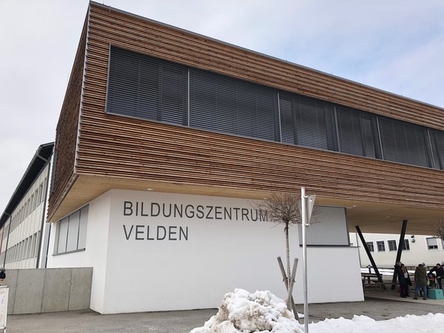 Im Bildungszentrum Velden kann man noch bis 16 Uhr wählen | Foto: Wrann