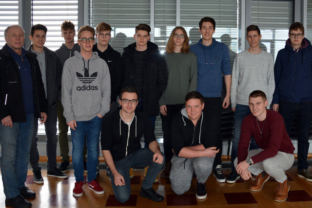 Frauenkirchen: Die Jugendlichen des Stellungsjahrganges 2000 aus der Stadtgemeinde Frauenkirchen wurden von VBgm Matthias Doser im Rathaus empfangen. | Foto: Gemeinde Frauenkirchen