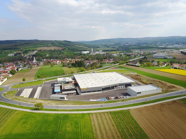 Bildgebend für das Mattersburger Wirtschaftswachstum: der imposante Neubau der Dachdeckerei Zimmermann | Foto: Stadtgemeinde