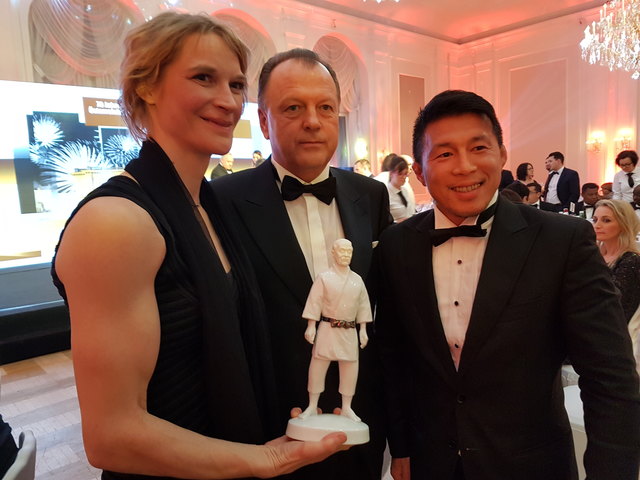 Sabrina Filzmoser, Judo-Weltpräsident Marius Vizer (IJF) und Japans Startrainer Tatsu Egusa. | Foto: privat