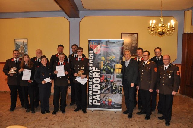ASB Martin Buchgraber, FM Nicole Klausner, EOBM Herbert Deutschmann, JFM Luca Brandl, EHBI Herbert Puhm, PFM Tobias Frühwald, BR Herbert Bagl, FM Dominik Kieninger, Bürgermeister Reg. Rat Josef Böck, BI Wolfgang Ruhm, ABI Johannes Lechner, HBI Christof Unfried, V Rudolf Posch | Foto: FF Paudorf