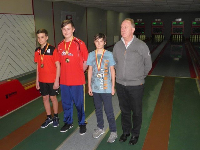 Elias Bierdel (li.) belegte bei den Burschen U14 Rang 2. | Foto: BSKV