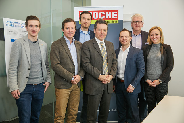 Illustrer Immobiliengipfel mit hochkarätigen Experten: WOCHE-Geschäftsstellenleiter Philip Fürstaller, Roland Jagersbacher, Redakteur Christoph Hofer, Nikolaus Lallitsch, Markus Gössl, Gerald Gollenz und WOCHE-Redaktionsleiterin Verena Schaupp (v.l.) | Foto: Prontolux