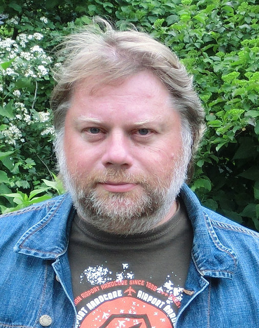 Johann Allacher stellt im KiK Ried sein neues Buch vor.