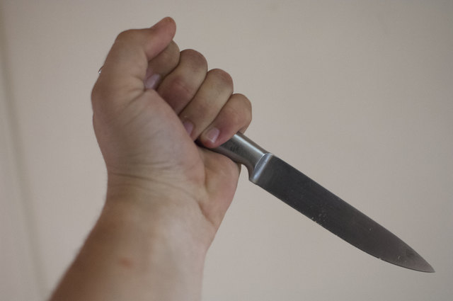 Ein 16-jähriger Lehrling aus dem Bezirk Güssing musste nach einem Messerstich operiert werden. (Symbolbild) | Foto: Santrucek