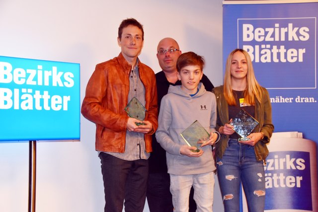 Lilienfeld: "Sportler des Jahres" Kevin Wallner, Redaktionsleiter Markus Gretzl, "Sportstar von morgen" Constantin Urfahrer und "Sportlerin des Jahres" Lena Pressler | Foto: BB/Hairer