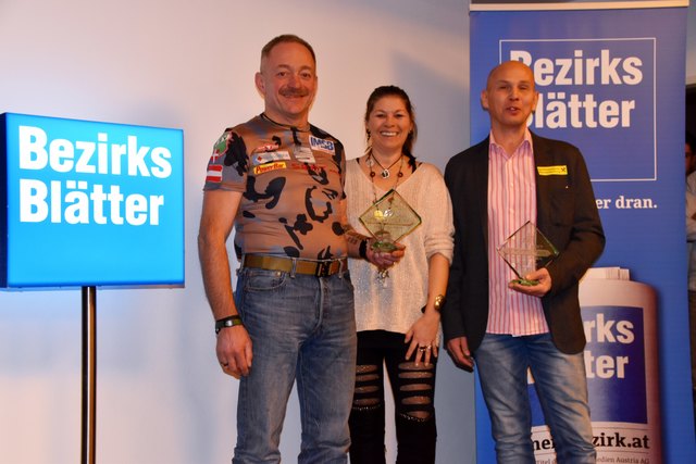 Klosterneuburg/Purkersdorf: "Sportler des Jahres" Karl Heinz Riegl, Brigitte Huber (Redaktion Purkersdorf), Trainer Robert Hass übernimmt den Preis für "Sportstar von morgen" Anika Schicho | Foto: BB/Hairer