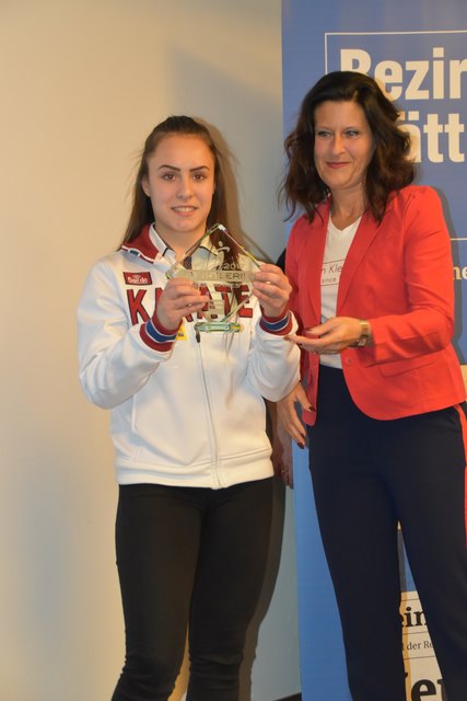 St. Pölten: "Sportlerin des Jahres" Funda Celo und Karin Zeiler, Redaktionskoordination Zentralraum | Foto: BB/Hairer