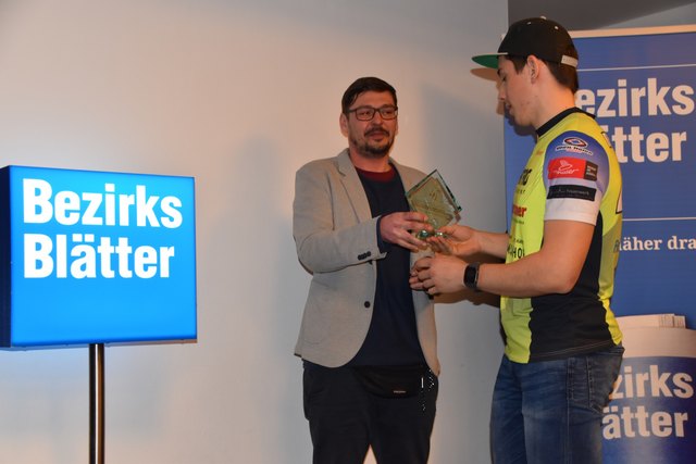 Scheibbs: Redaktionsleiter Roland und "Sportstar von morgen" Matthias Buchinger | Foto: BB/Hairer