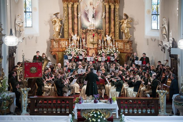 Hörgenuss im besonderen Ambiente der Pfarrkirche Haiming: Die Musikkapelle Zams gibt am 17. März ein Konzert. | Foto: Kollreider/Archiv MK Zams