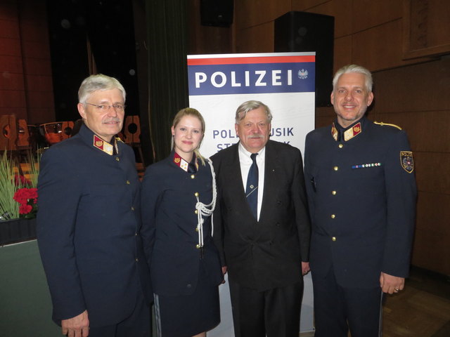 Markus Ferschli, eine Flötistin, Edmund Potetz und Joachim Huber nach dem Konzert