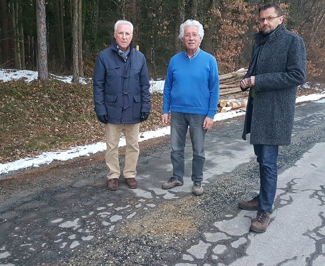 Ortsvorsteher Klaus Weber (rechts) mit den Anrainern Hans Chuda und Eugen Sares. | Foto: Gemeinde Kukmirn