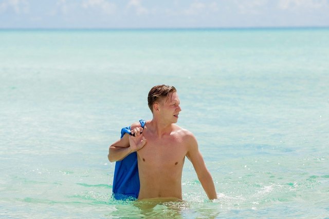 Achi war bereits bei der RTL-Show "Adam sucht Eva". Dort wurde er für seinen "Mr. Torpedo" bekannt. | Foto: RTL