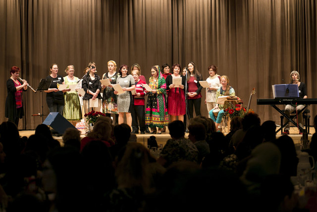Das Vorbereitungsteam des Frauenfestes präsentierte bei der Veranstaltung selbst ein Lied. | Foto: Elke Holzmann