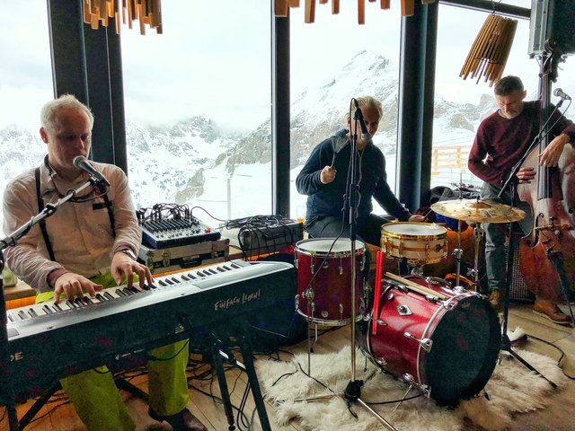 Richie Loidl und seine Musi-Kollegen. | Foto: skitourenwinter