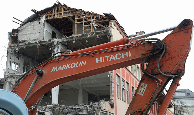 Wehmut #1 (Abriss KTZ Gebäude)