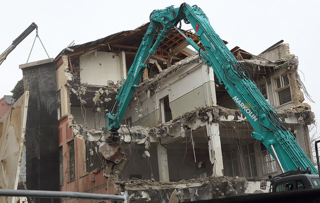 Wehmut #2 (Abriss KTZ Gebäude)