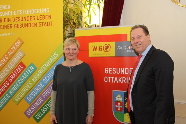 Stadträtin Sandra Frauenberger und Bezirksvorsteher Franz Prokop bei der Auftaktveranstaltung im Amtshaus Ottakring.