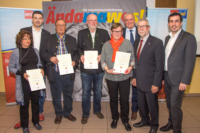v.li. Melitta Schneider, Bürgermeister Thomas Vasku, Rudolf Stieger, Reinhard Sieber, Eva Mitschitz, Landesrat Franz Schnabl, Bürgermeister a.D. Josef Jahrmann und Landtagsabgeordneter Dr. Günther Sidl