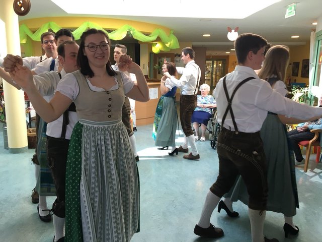 Die Tänzerinnen und Tänzer der Volkstanzgruppe der Landjugend Tulln