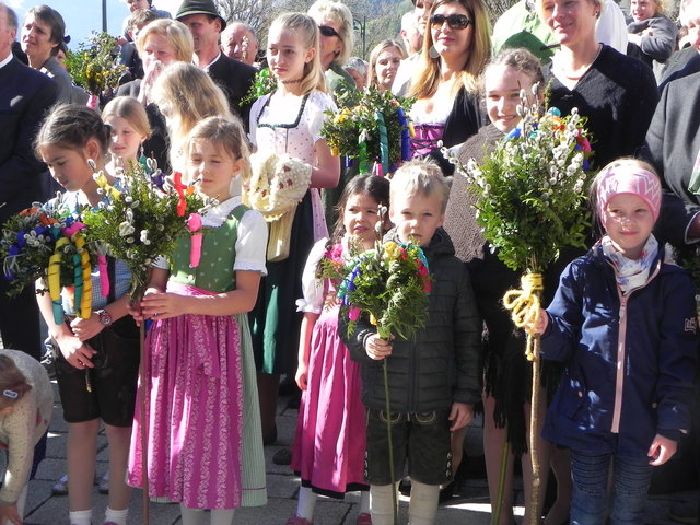 Rechtzeitig vorm Palmsonntag kann man bei der Kindersachenbörse Bischofshofen, seinen Palmbuschen binden. | Foto: S. Graggaber