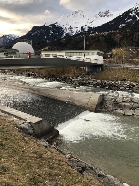 Die Betonkonstruktion an der Sill funktioniert nicht als Welle.