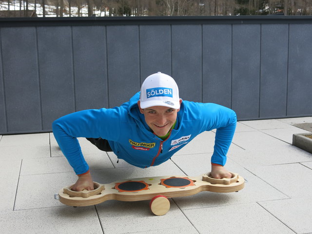 Wer rastet, der rostet! Thomas Kammerlander trainiert bereits wieder für die kommende Wintersaison. | Foto: Peter Leitner