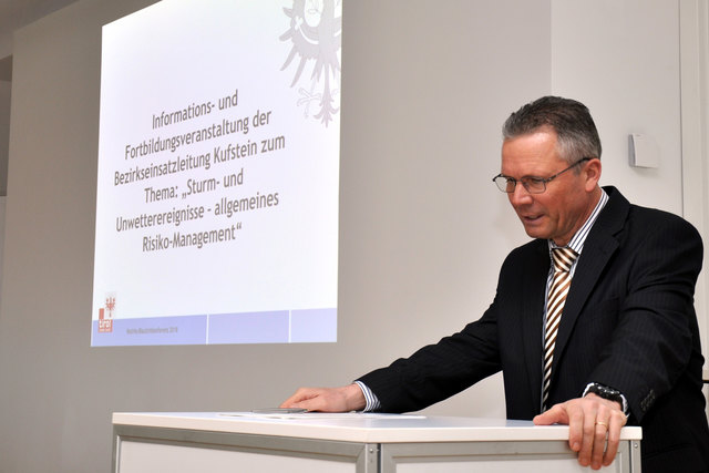 Bezirkshauptmann Christoph Platzgummer lud zur "Blaulichttagung" | Foto: Land Tirol/Rinner