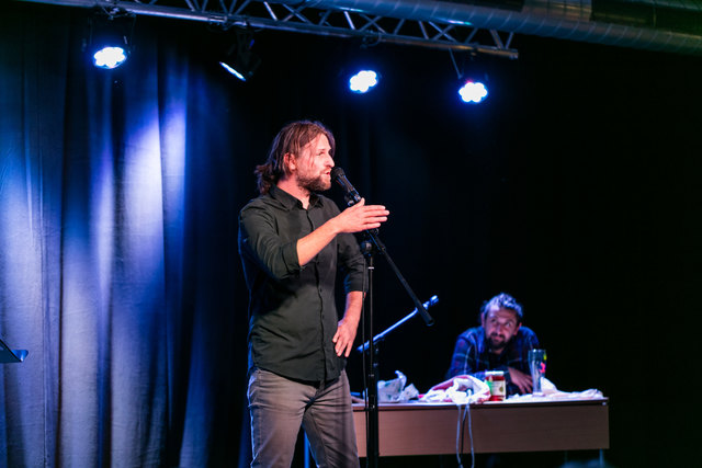 Fixstarter, Titelverteidiger und Publikumsliebling Klaus Lederwasch hat beim 7. Slam an der Mur harte Konkurrenz. | Foto: Martin Meieregger