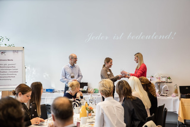 Ehrung für die Netzwerkerin des Tages | Foto: OTOMO Studio