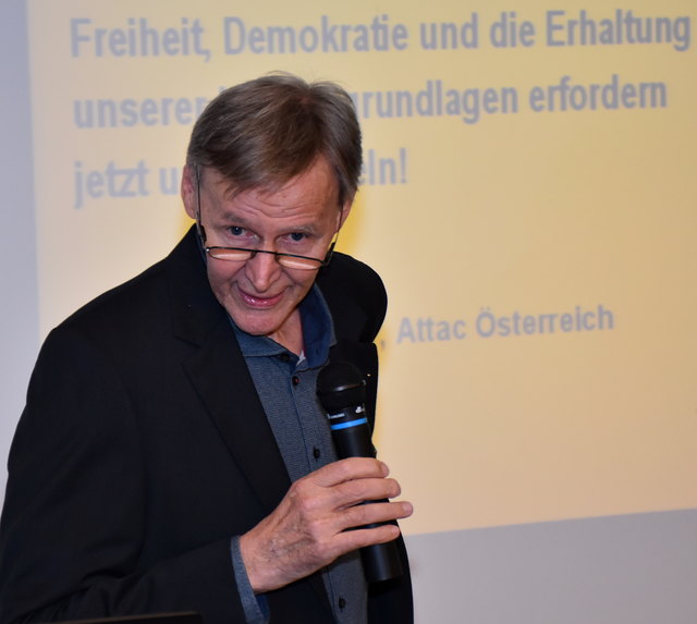 Dr Klaus Dengg bei seinen einführenden Worten