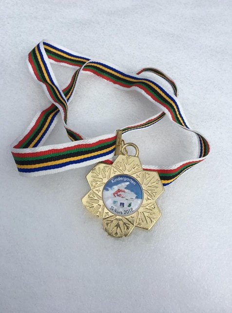 Eine eigens angefertigte Medaille durften die Kinder mit nach Hause nehmen. | Foto: privat