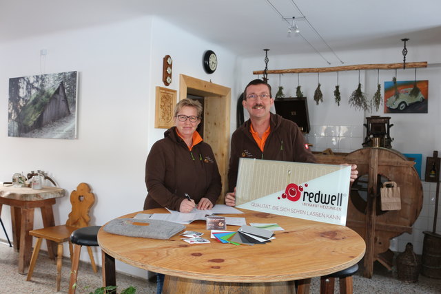 Barbara und Harald Angerer sind Ihre kompetenten Ansprechpersonen für Redwell-Infrarotheizsysteme. | Foto: Blengl