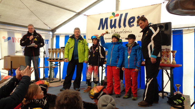 Freudige Gesichter bei der Gesamtsiegerehrung der Nockcupserie 2017/18