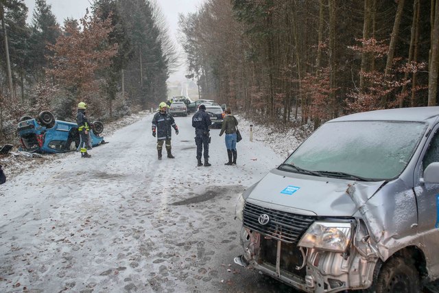 19.03.2018, Feldkirchen bei Mattighofen, AUT, VU mit eingeklemmter Person, im Bild die Unfallstelle, Pressefoto Scharinger © 2018, PhotoCredit D. Scharinger