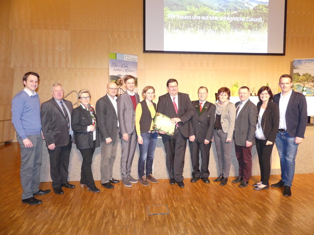 Jörg Siegel (M.) ist der Vorsitzende des Tourismusverbandes Region Bad Gleichenberg. | Foto: TV Region Bad Gleichenberg