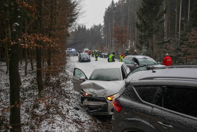 19.03.2018, Feldkirchen bei Mattighofen, AUT, VU mit eingeklemmter Person, im Bild die Unfallstelle, Pressefoto Scharinger © 2018, PhotoCredit D. Scharinger