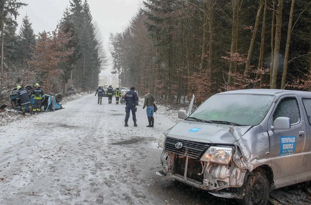 19.03.2018, Feldkirchen bei Mattighofen, AUT, VU mit eingeklemmter Person, im Bild die Unfallstelle, Pressefoto Scharinger © 2018, PhotoCredit D. Scharinger